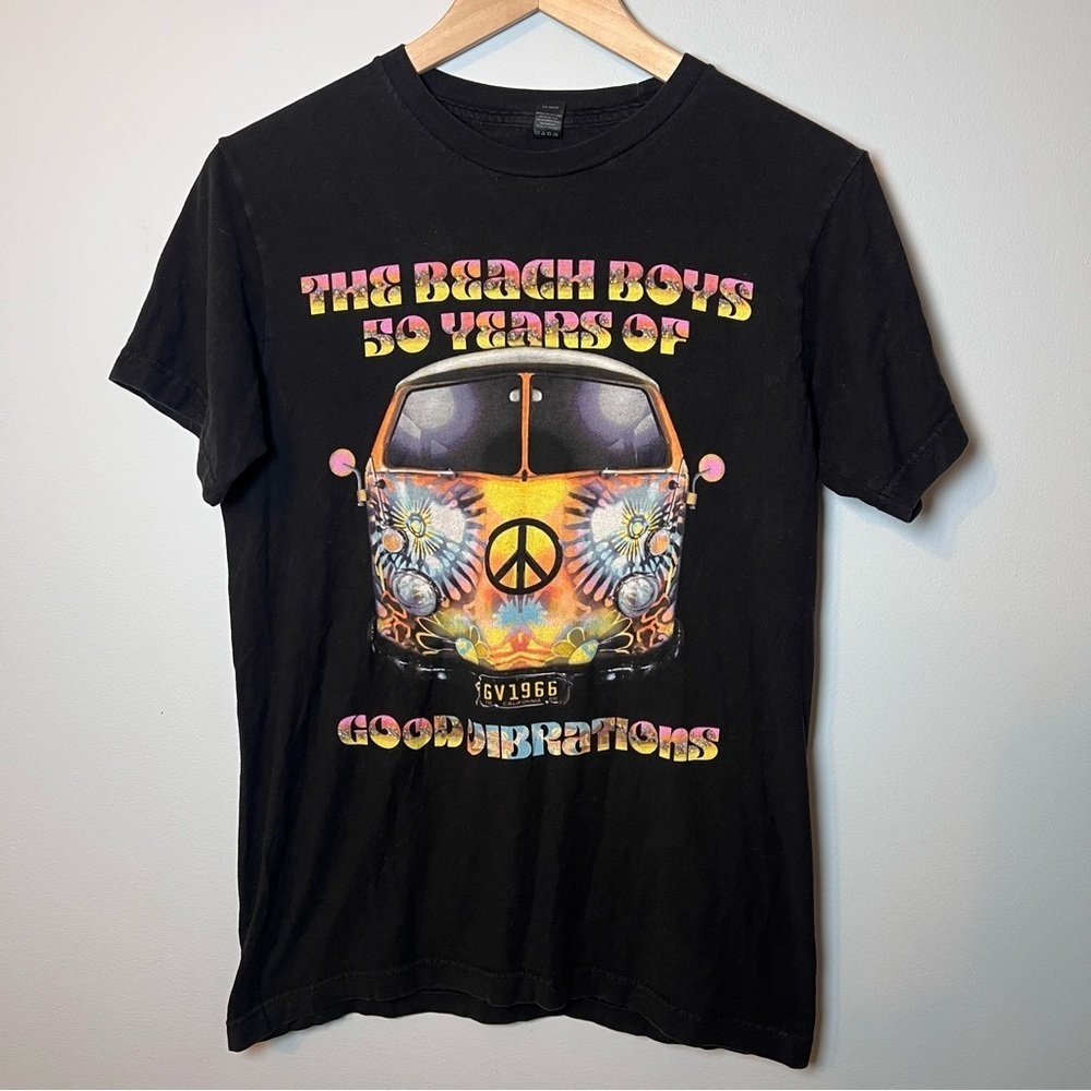 The Beach Boys Tour Shirt Size Small Good Vibrations VW Bus Black Tee **HOLE**